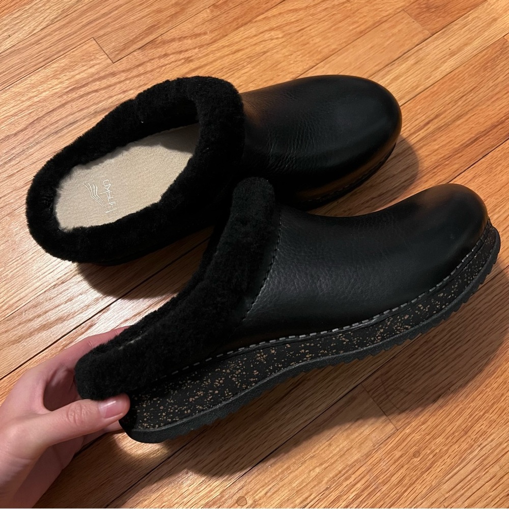 New without box Dansko sheep leather and fur clogs